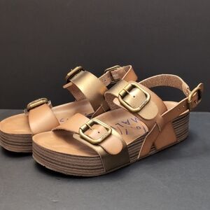 Blow Fish Malibu Munich Brown Woman's Sandals,Size 6.